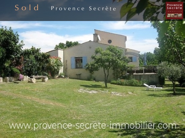 Sale villa and shed with stunning views of Grand Luberon